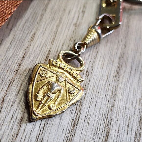 🐢 Authentic Gucci Vintage Clutch. - Picture 9 of 9